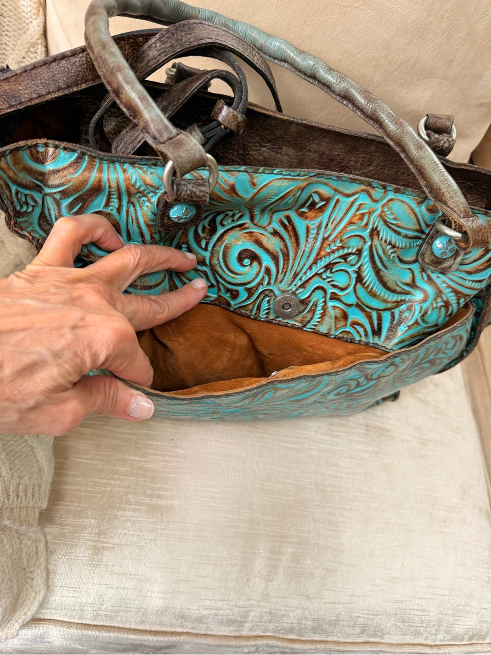 Patricia Nash Large Tooled Leather Turquoise Floral Tote Bag. - Picture 8 of 13